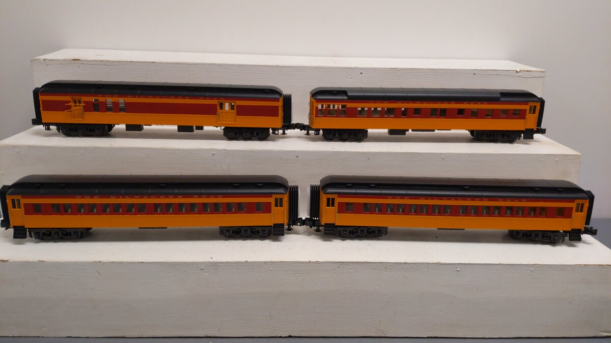 MTH 30-69197 O-27 Milwaukee Road 60' Madison Passenger 4-Car Set