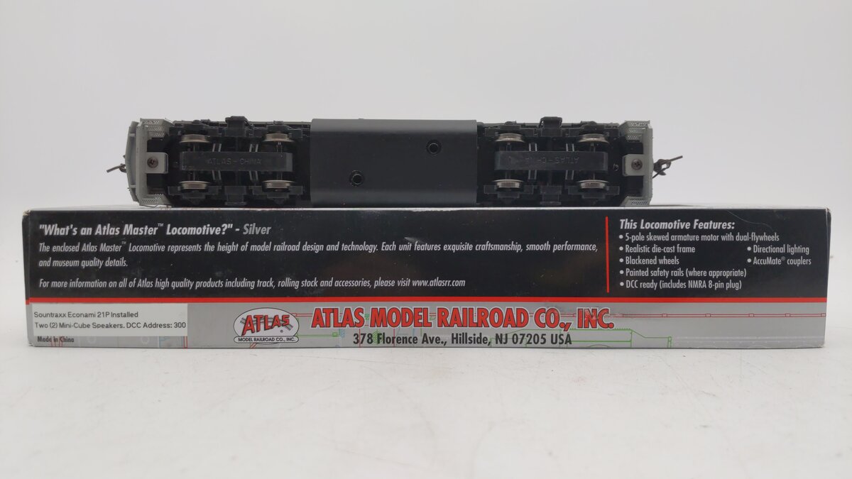 Atlas 10003206 HO Bangor & Aroostook GP38 Diesel Locomotive #300