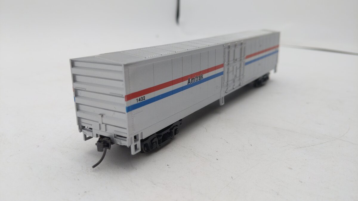 Con-Cor 0001-000871 HO Scale 60 Ft MHC Amtrak Box Car #1432