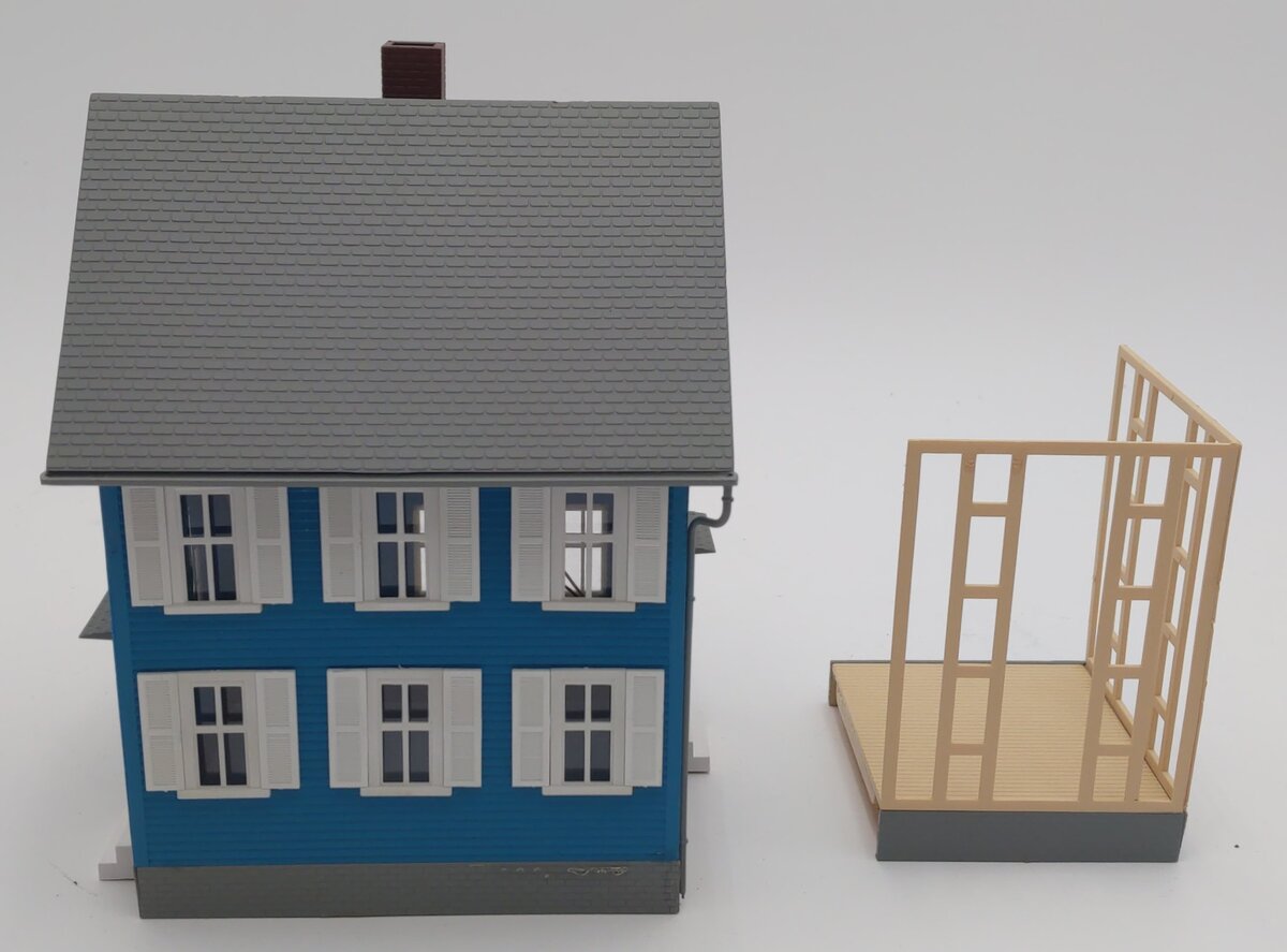 Model Power 6352 O/O-27 Built-Up Mr. Rodgers House EX/Box