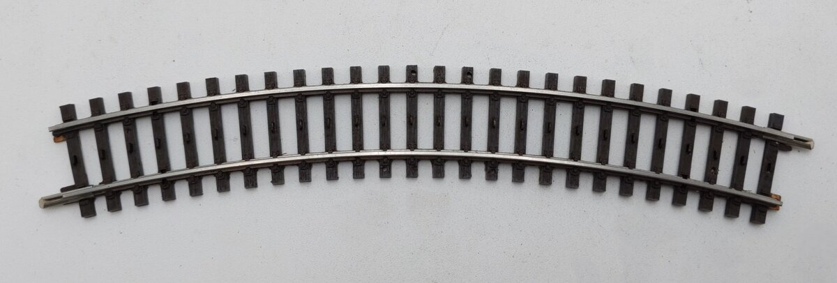 Marklin 2221 HO K Track 14-1/8 R30 Curved Track (Box of 10)