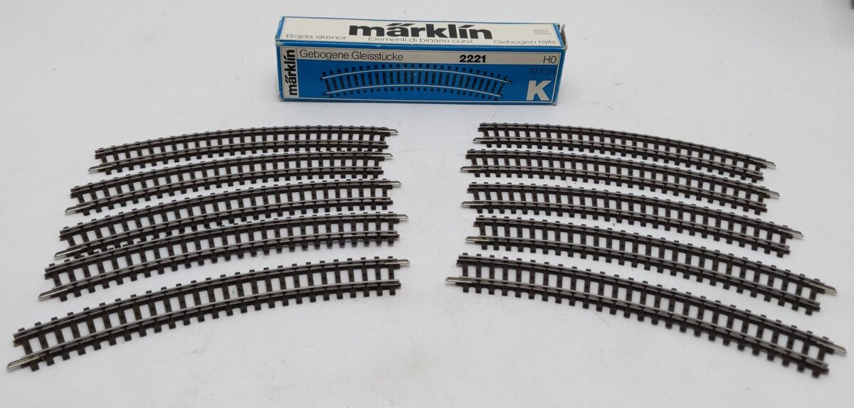 Marklin 2221 HO K Track 14-1/8 R30 Curved Track (Box of 10)