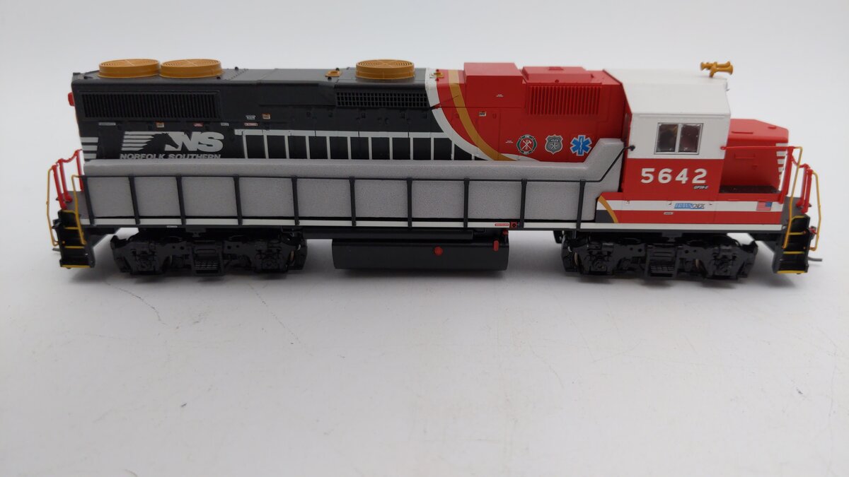 MTH 85-2054-1 HO Norfolk Southern GP38-2 Diesel Locomotive #5642 w/DCC/PS3