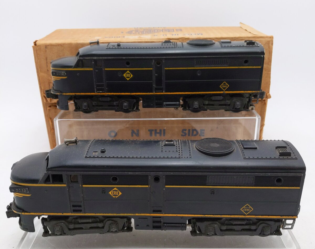 Lionel 2032 Vintage O Erie Alco AA Diesel Locomotive Set VG/Box
