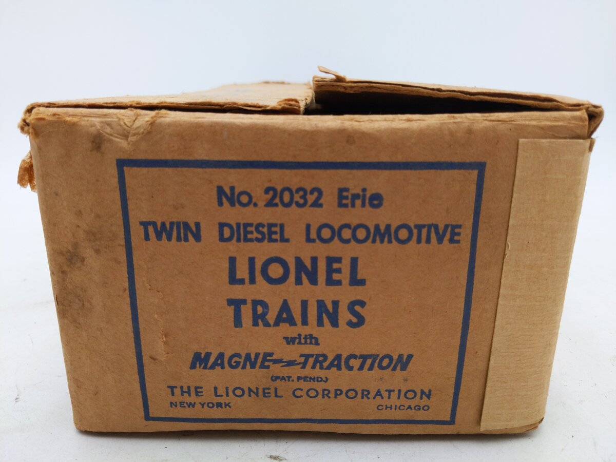 Lionel 2032 Vintage O Erie Alco AA Diesel Locomotive Set VG/Box