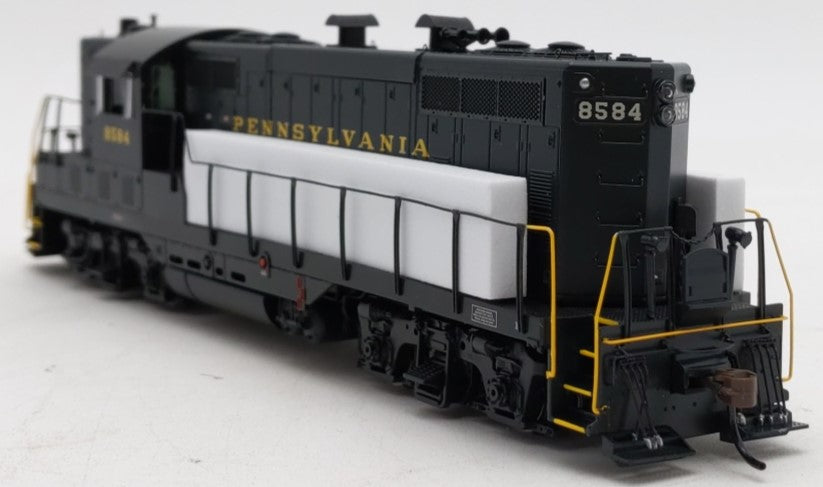 Athearn G82356 HO Scale PRR GP7 Diesel Locomotive #8584 with DCC and Sound