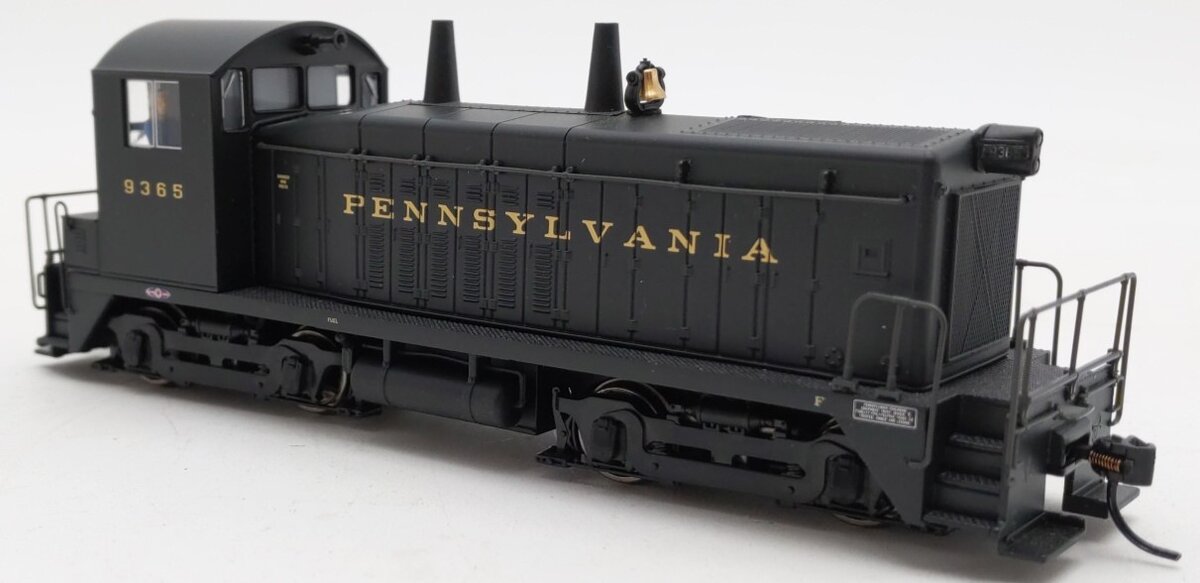 Broadway Limited 6750 HO Pennsylvania EMD SW7 Diesel Locomotive #9365 w/Paragon4
