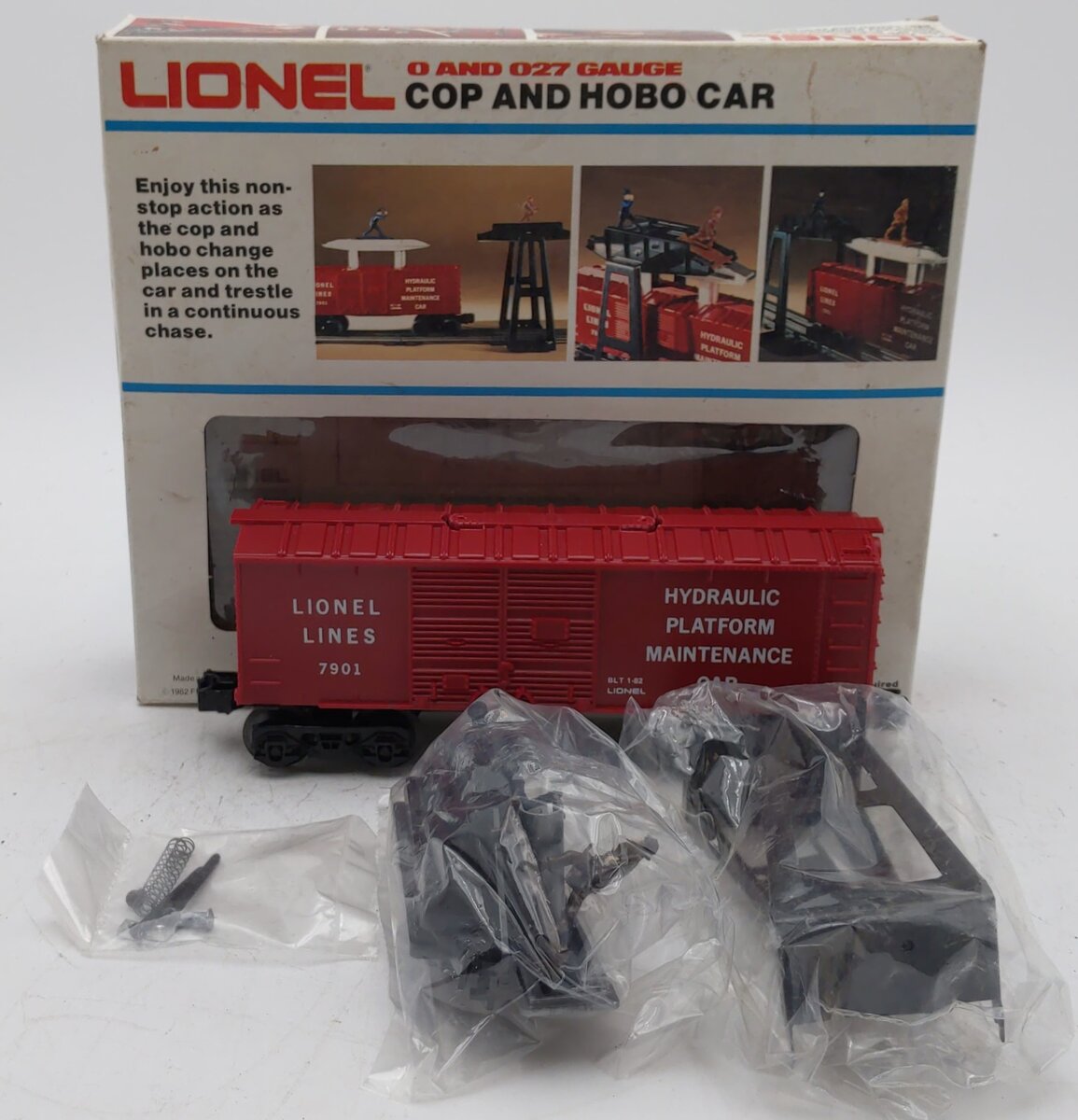 Lionel 6-7901 O Gauge Operating Cop & Hobo Car