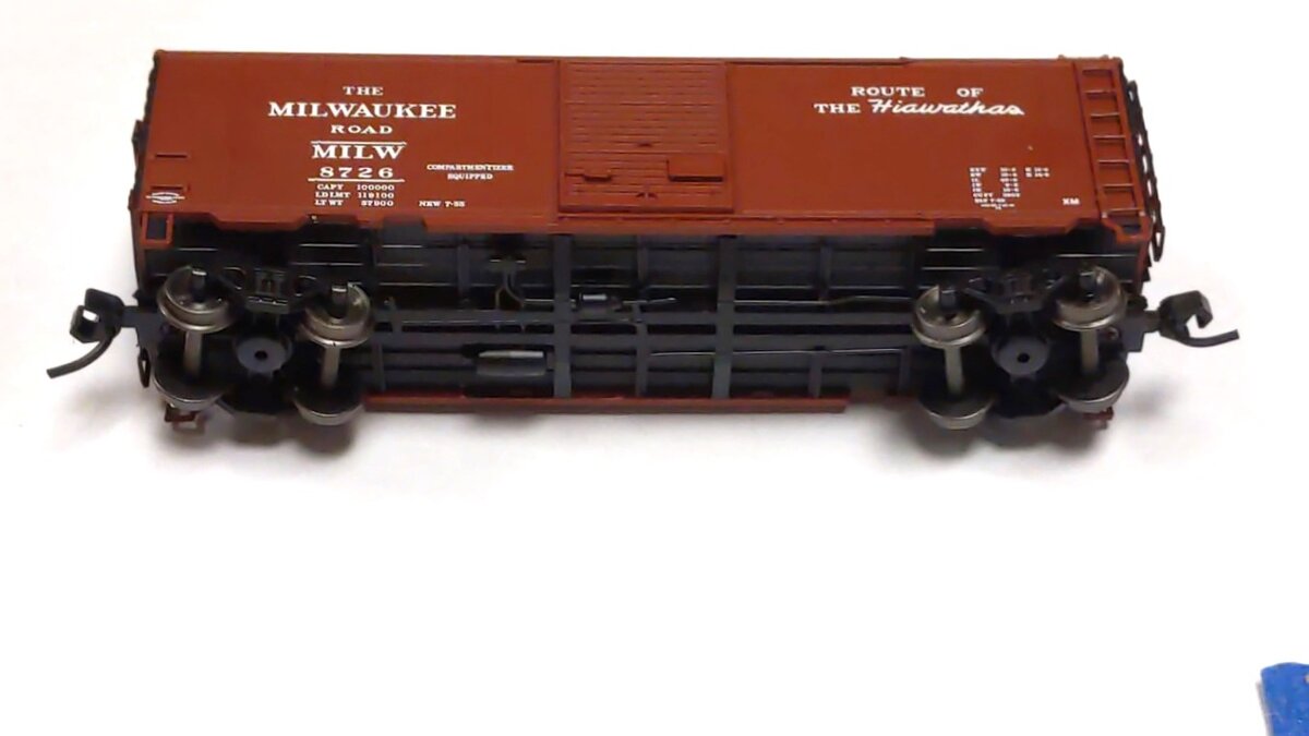 Atlas 50000958 N Scale Milwaukee Road 40' PS-1 Box Car #8726