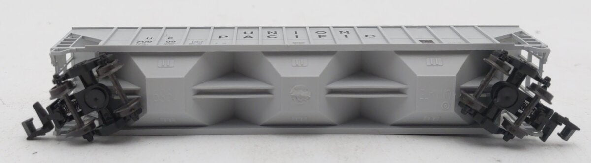 Precision Masters 1701 N Scale Union Pacific 3-Bay Covered Hopper #70909 LN/Box