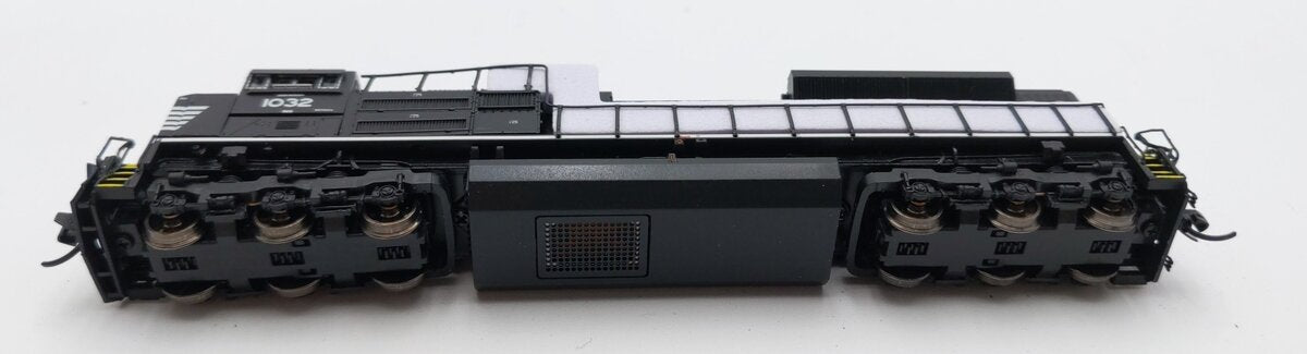 Broadway Limited 7020 N NS Black & White SD70ACe Diesel Locomotive #1032
