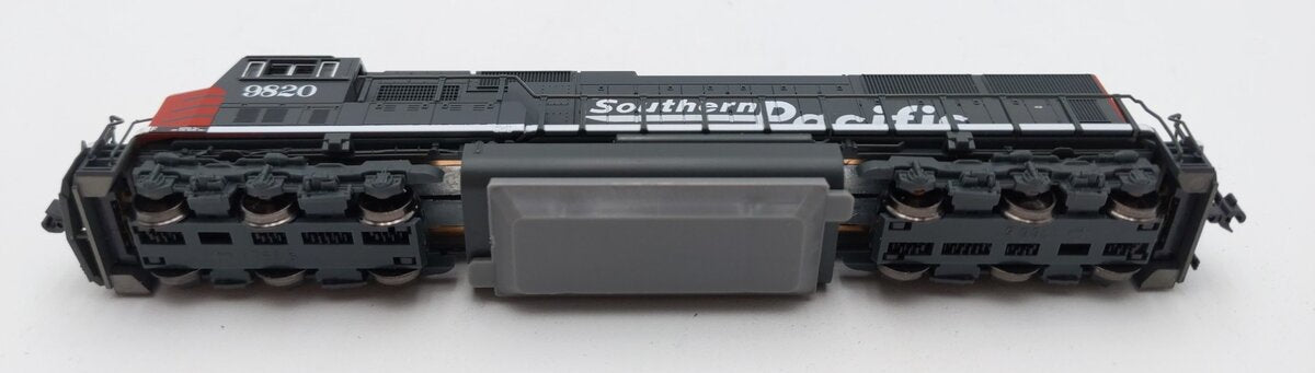 Kato 176-7612 N Southern Pacific EMD SD70M Diesel Locomotive #9820
