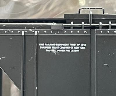 Atlas 8352-3 O Gauge Erie ACF 70 Ton Covered Hopper Car #21031 (3-Rail) EX/Box