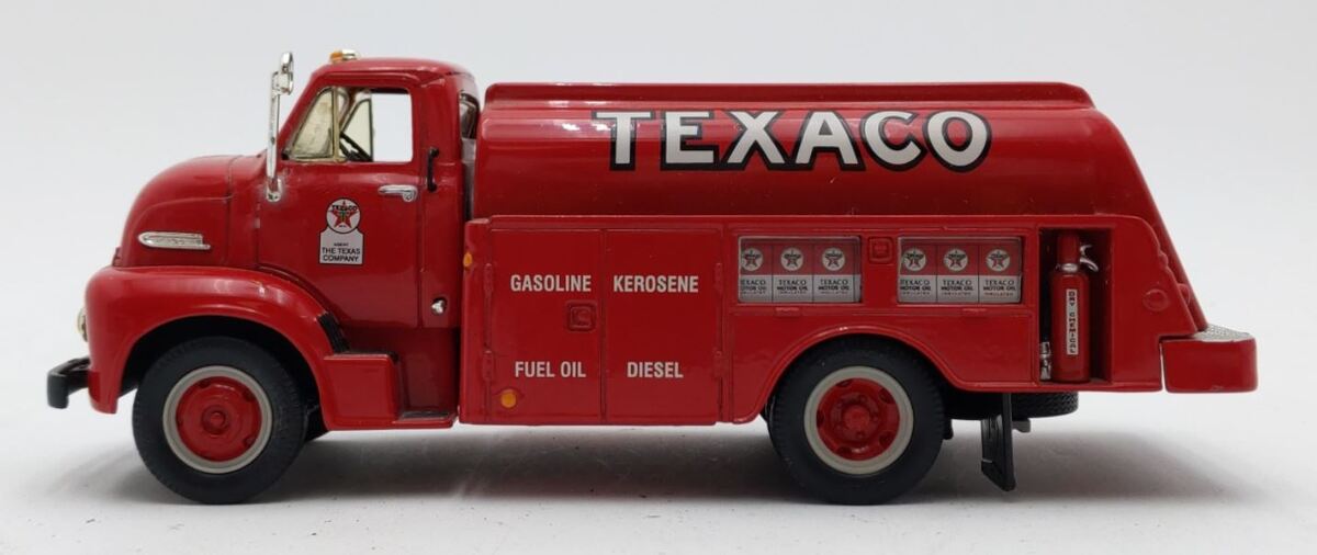 First Gear 1:34 Scale Texaco 1953 Ford C-600 with Tanker Body