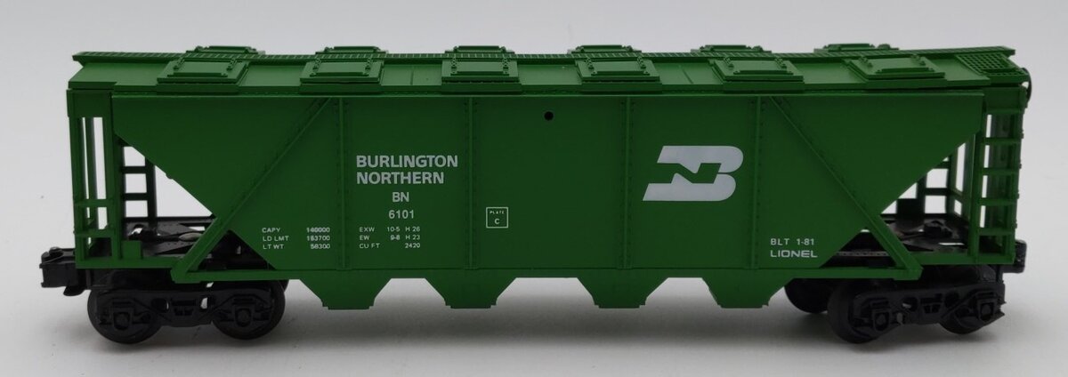 Lionel 6-6101 O Gauge Burlington Northern Covered Hopper EX/Box