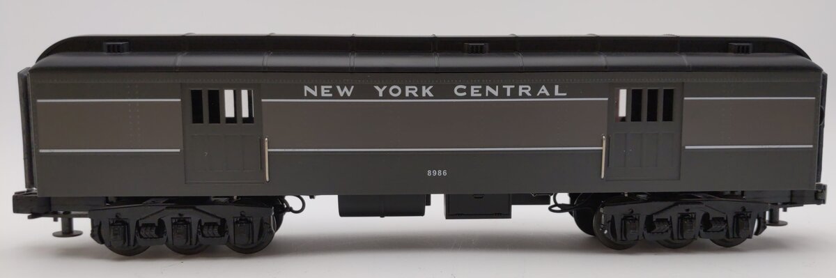 MTH 30-6256B O Gauge NYC Madison Baggage Car #8986 LN/Box