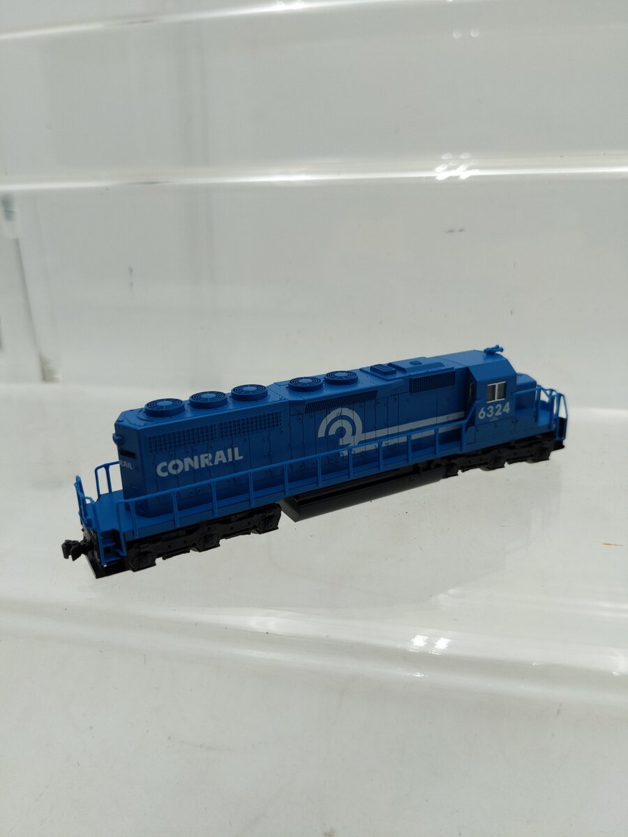 Kato 176-2003 Conrail SD40 Powered Diesel Locomotive #6324