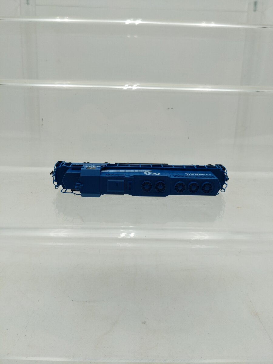 Kato 176-2003 Conrail SD40 Powered Diesel Locomotive #6324