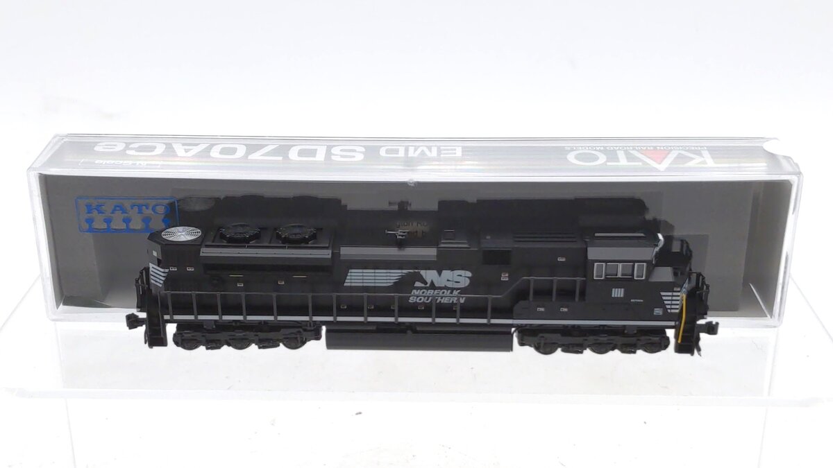Kato 176-8515 N Norfolk Southern EMD SD70ACe Diesel Locomotive #1111