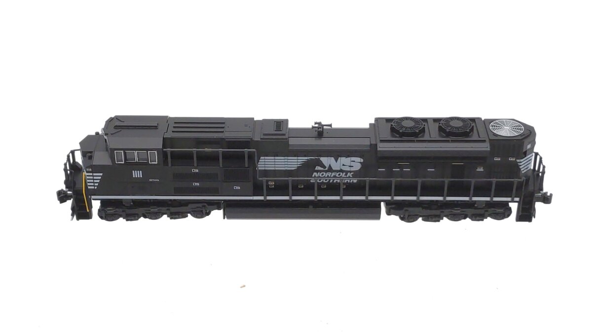 Kato 176-8515 N Norfolk Southern EMD SD70ACe Diesel Locomotive #1111