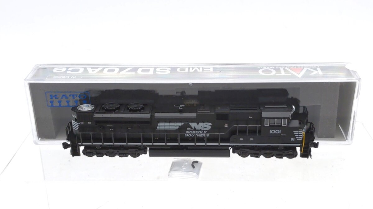 Kato 176-8513 N Norfolk Southern EMD SD70ACe Diesel Locomotive #1001