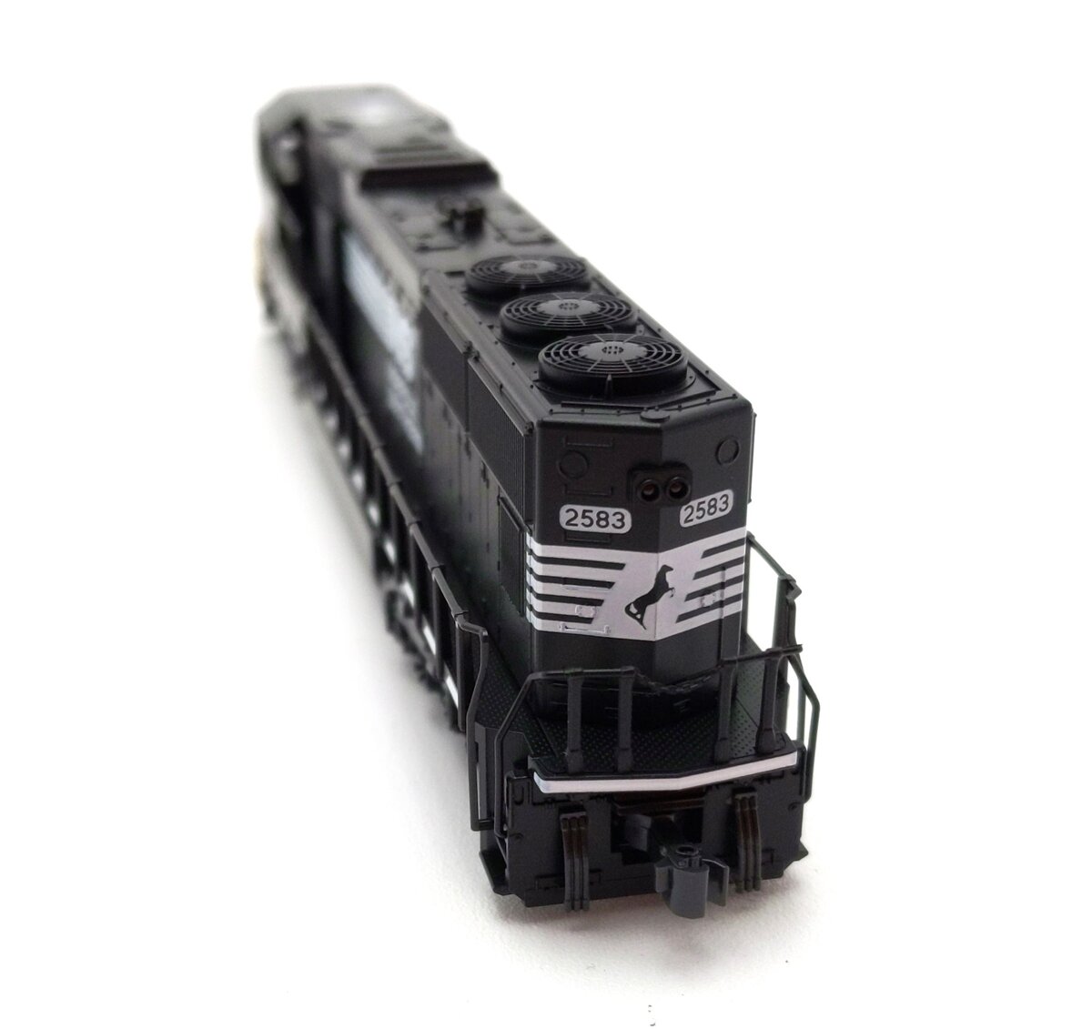 Kato 176-7605 N Norfolk Southern Flat Radiator EMD SD70M Diesel Locomotive #2583
