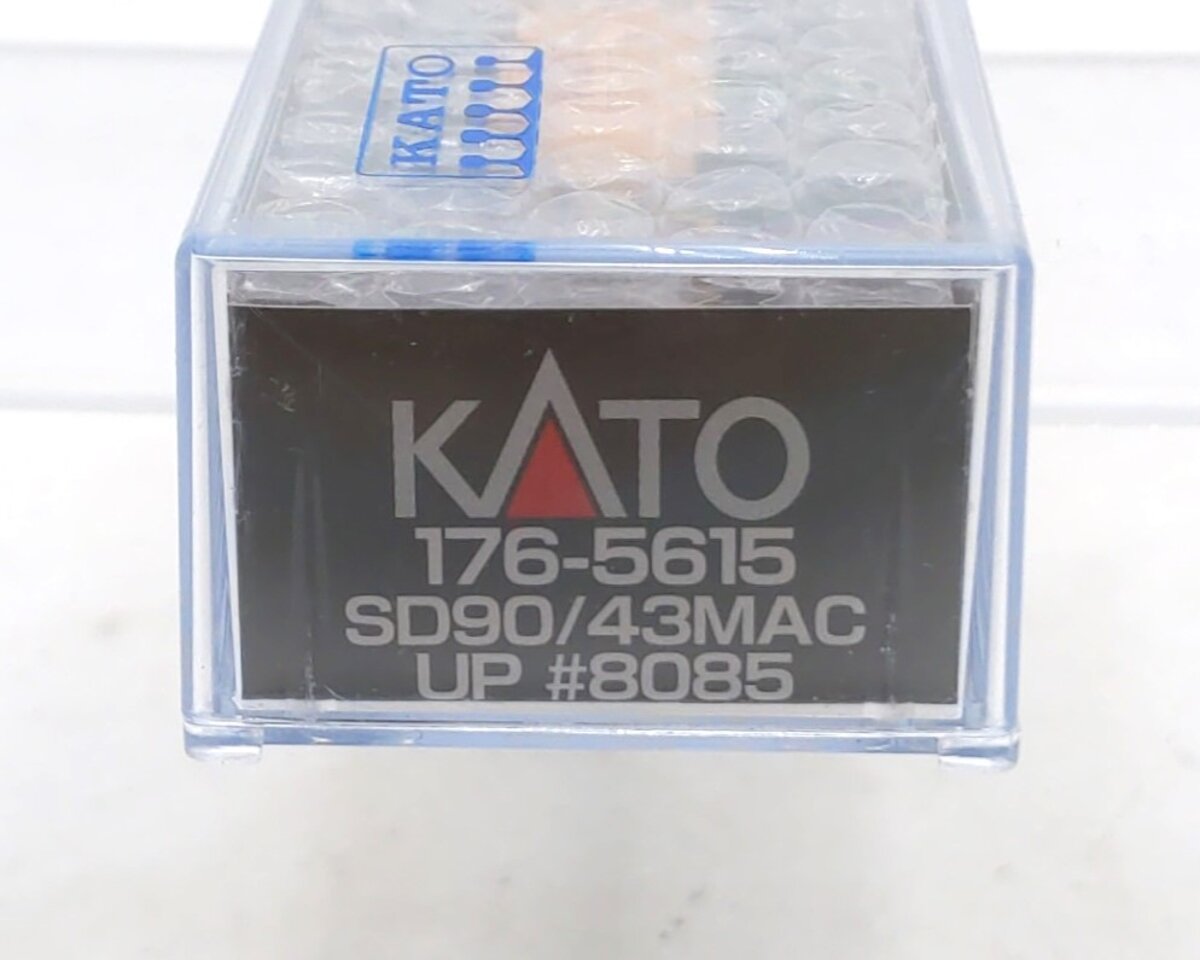 Kato 176-5615 N Scale Union Pacific SD90/43MAC Diesel Locomotive #8085