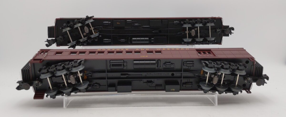 MTH 30-69222 O Norfolk & Western 60' Madison Combine/Diner Set (Set of 2)