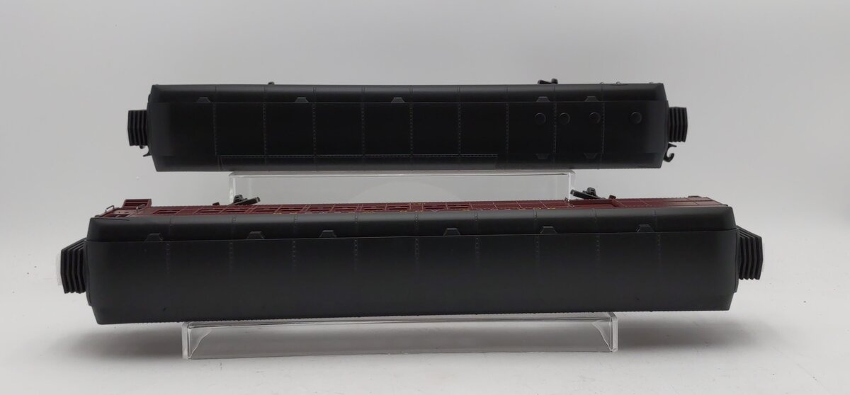MTH 30-69222 O Norfolk & Western 60' Madison Combine/Diner Set (Set of 2)