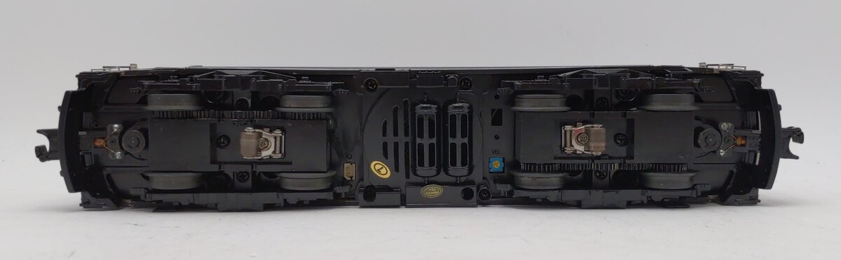 MTH 20-5622-1 Amtrak AEM-7 Electric Locomotive w/Proto-Sound 2.0 #911