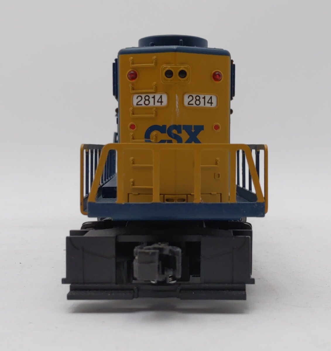 Williams 21223 O CSX EMD GP38 Conventional Diesel Locomotive #2814