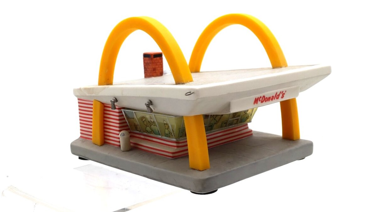 Hawthorne Village 31901 McDonald's Classic Ceramic Restaurant EX/Box