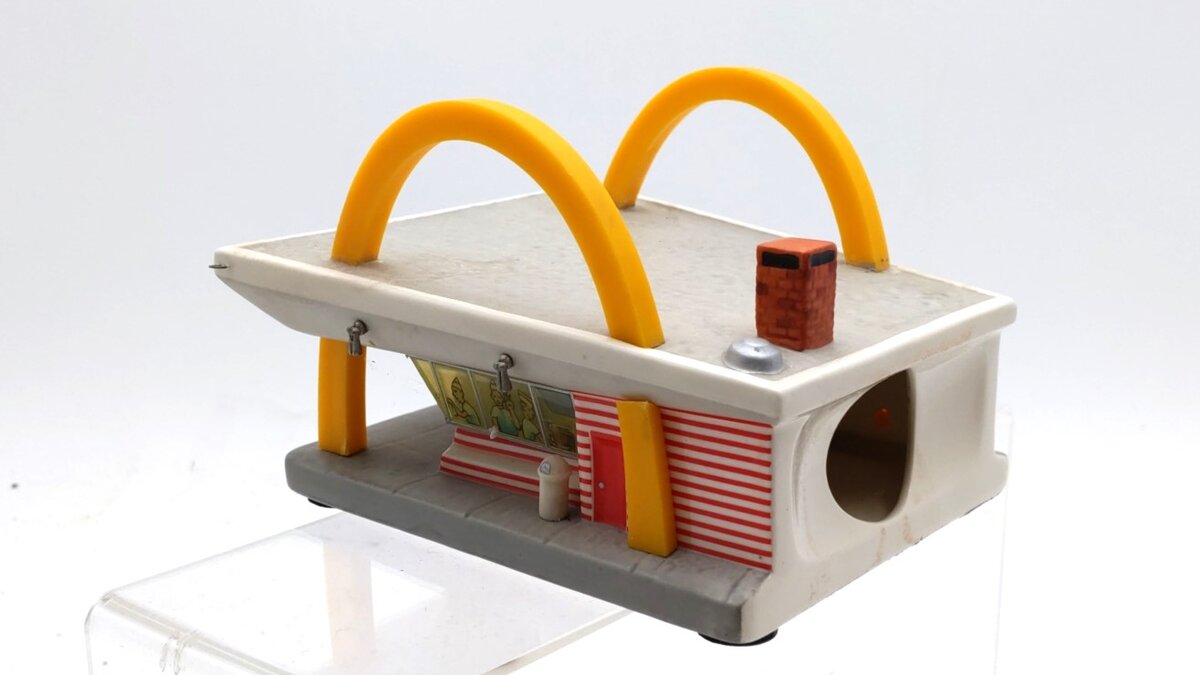 Hawthorne Village 31901 McDonald's Classic Ceramic Restaurant EX/Box