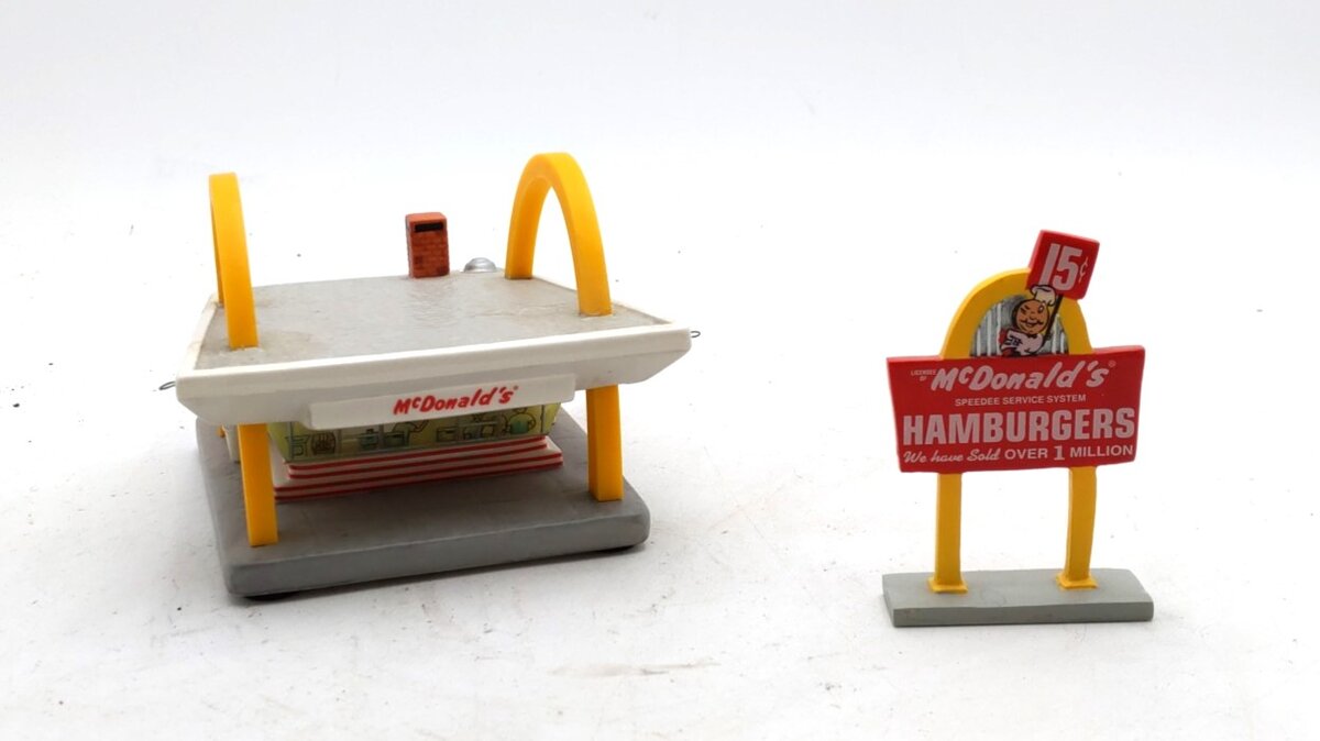 Hawthorne Village 31901 McDonald's Classic Ceramic Restaurant EX/Box