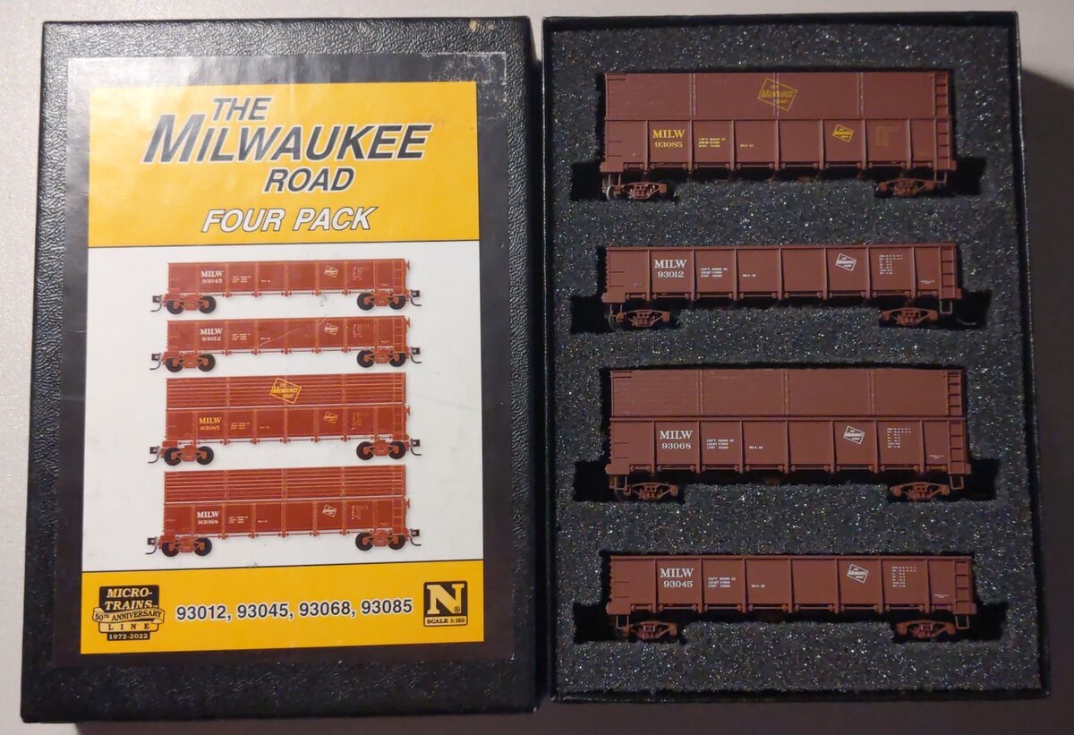 Micro-Trains 99300190 N Milwaukee Road 40' Gondola Runner Pack (Pack of 4)
