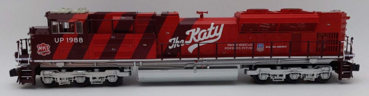 Lionel 2333210 O Union Pacific SD70ACE Diesel Locomotive # 1988 LN