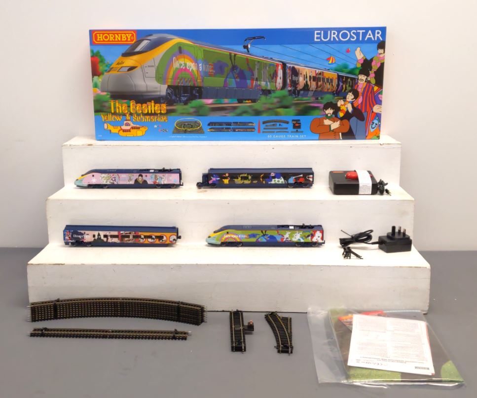 Hornby R1253M OO The Beatles Yellow Submarine Eurostar Train Set