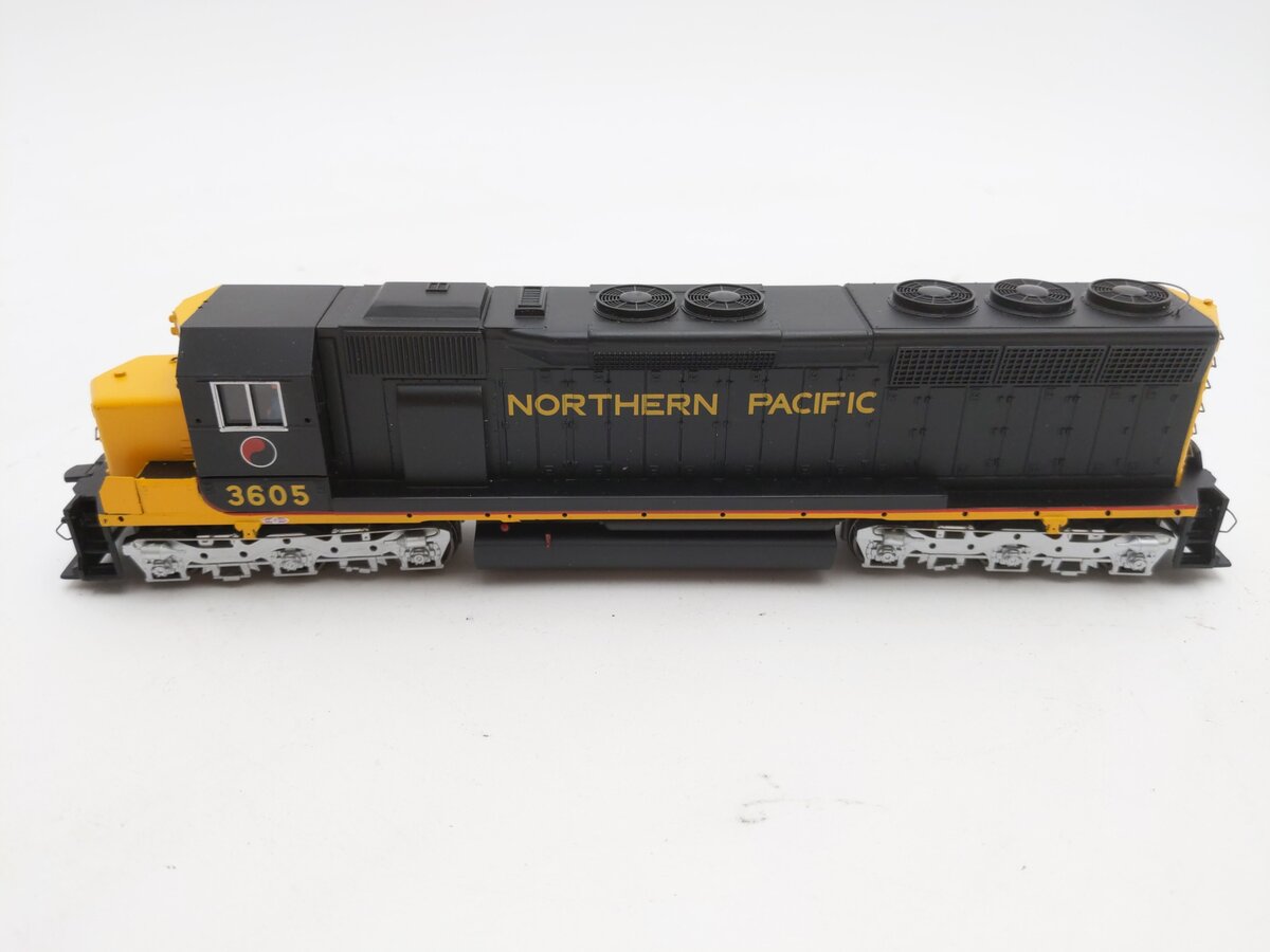 Bachmann 11615 HO Northern Pacific SD45 Diesel Locomotive #3605