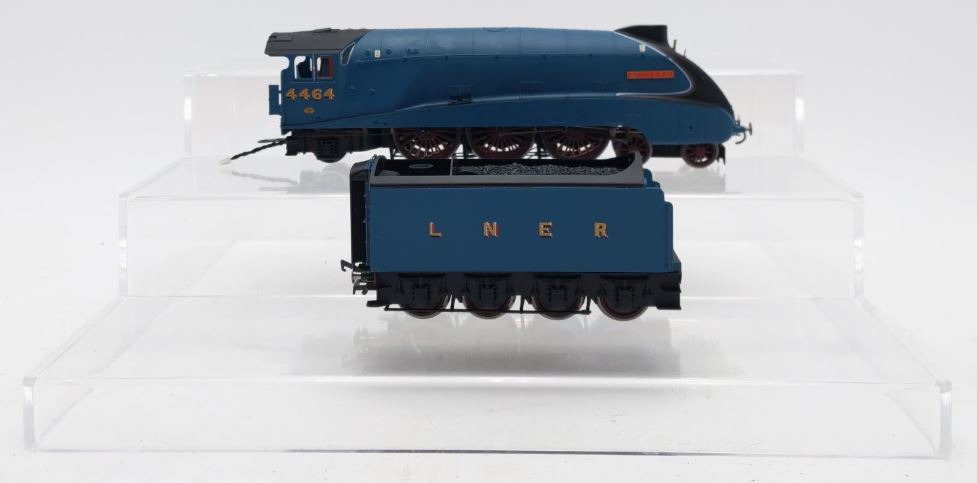 Hornby R3254 OO 'Bittern' LNER Class A4 4-6-2 Steam Locomotive & Tender #4464 LN/Box