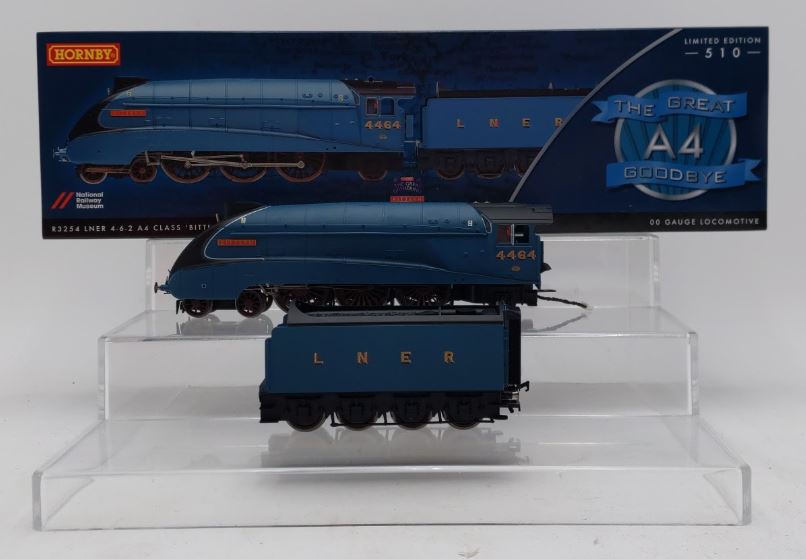 Hornby R3254 OO 'Bittern' LNER Class A4 4-6-2 Steam Locomotive & Tender #4464 LN/Box
