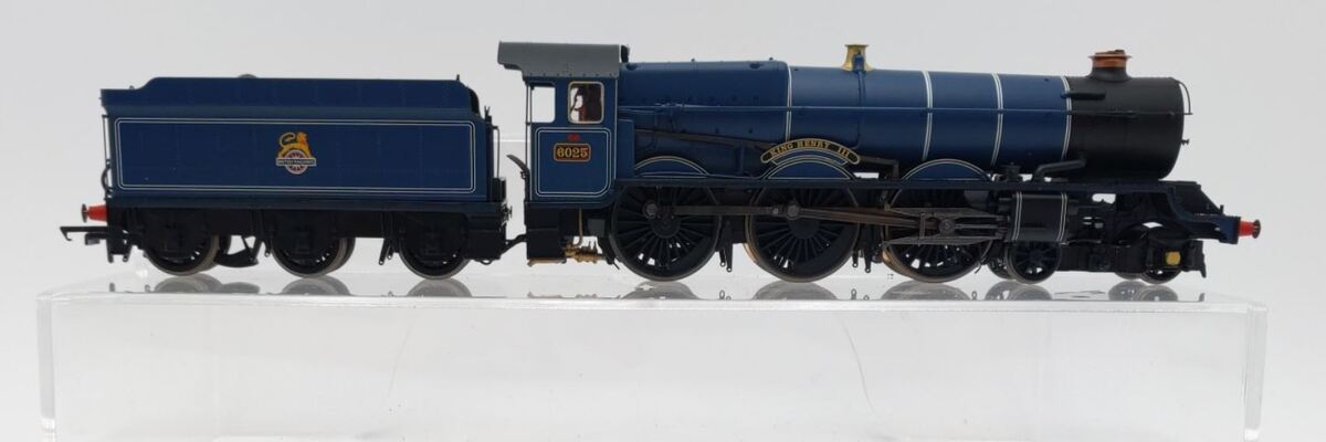 Hornby R3410 OO "King Henry III" BR King Class 4-6-0 Steam Locomotive #6025 LN/Box