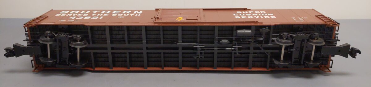 USA Trains R19420A G Southern 60' Steel Single-Door Boxcar w/Cushioned Coupler