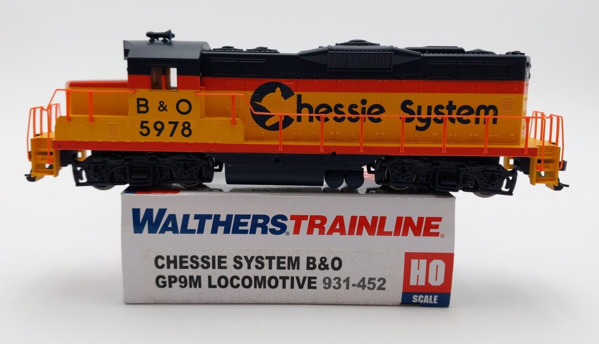 Walthers 931-452 HO Chessie System/B&O EMD GP9M Diesel Locomotive #5978