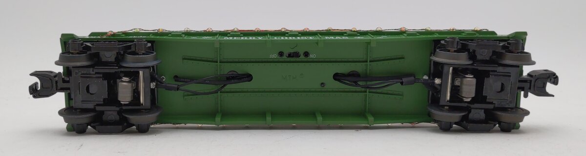 MTH 30-76822 O Christmas Green RailKing Flat Car w/Lighted Christmas Trees