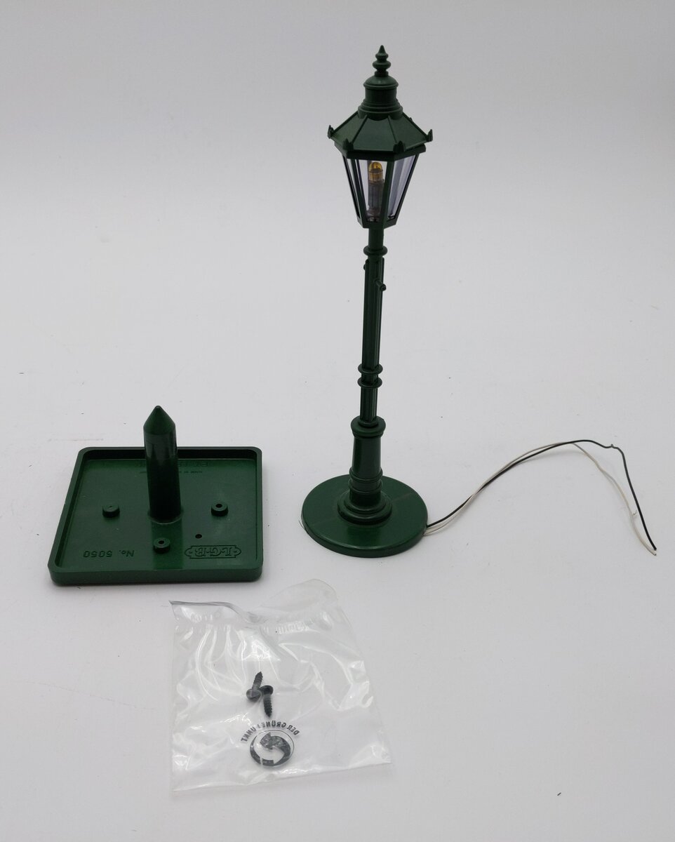 LGB 50500 G Scale Lantern Style Street Lamppost