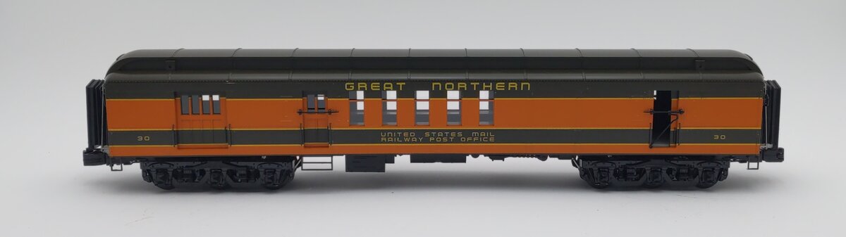 MTH 20-42011 O Great Northern 70' Madison RPO Car