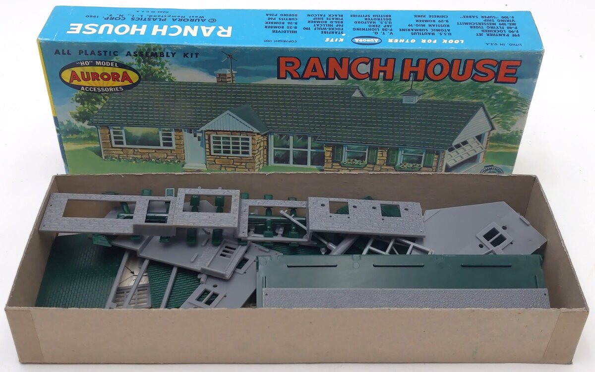 Aurora 653 HO Ranch House Building Kit