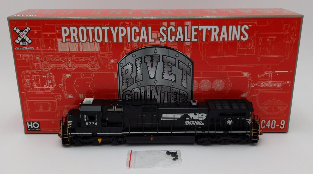 Scale Trains SXT32841 HO Norfolk Southern GE C40-9 Diesel Locomotive #8774 W/DCC EX/Box