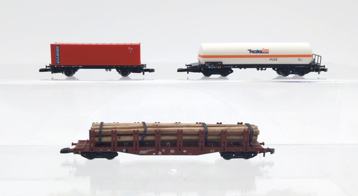 Marklin 82596 Z Freight Car Set with Mixed Loads (Set of 3)