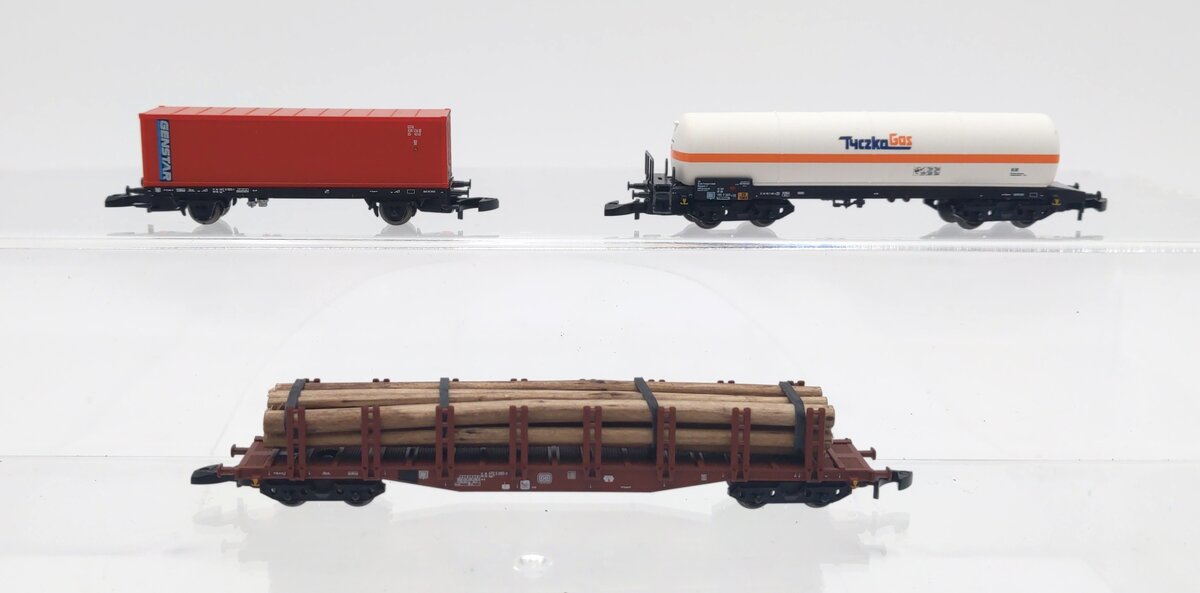 Marklin 82596 Z Freight Car Set with Mixed Loads (Set of 3)